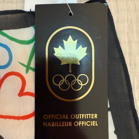 Team Canada Olympic Heart Scarf NWT – Hudson’s Bay Cotton Silk 20.5” square - Picture 10 of 11